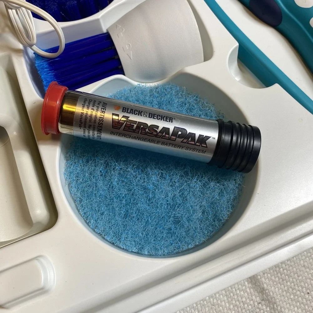 Black & Decker ScumBuster SB400 Cordless Tub Tile Scrubber VersaPak Battery Kit